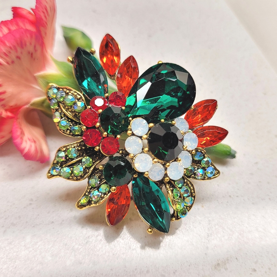 Holiday Celebrations Red & Green Crystals Brooch Pin Pendant Necklace Nwt